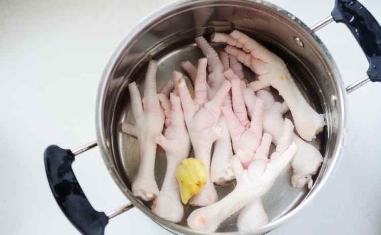 正宗麻辣鸡爪的做法 麻辣鸡爪的做法 麻辣鸡爪配方与做法