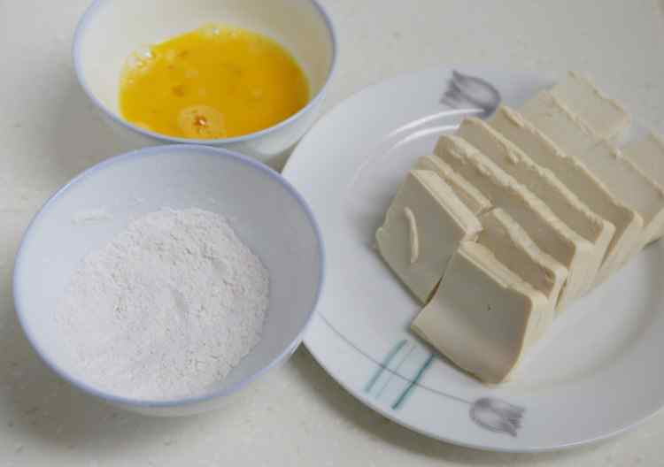 鸡蛋煎豆腐 鸡蛋煎豆腐怎么做 鸡蛋煎豆腐的做法大全