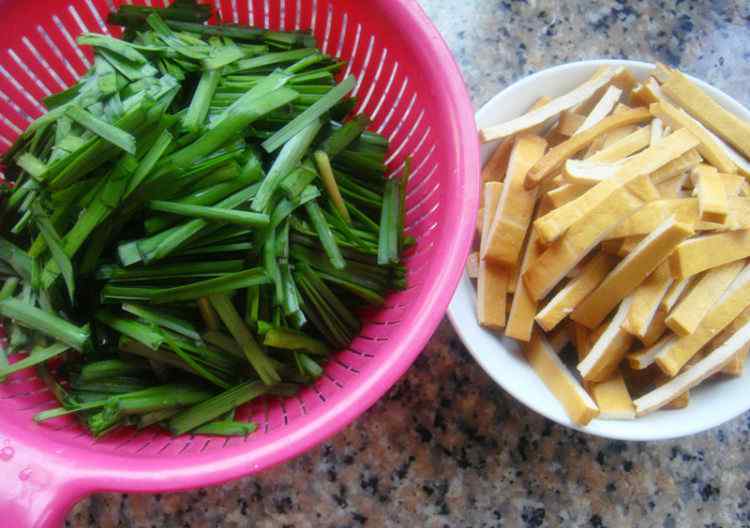 豆干怎么做好吃 韭菜炒豆干的详细做法 韭菜炒豆干怎么做有营养