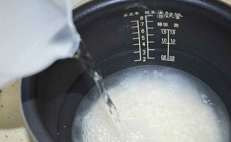 红薯粥的做法 红薯粥做法和配方 红薯粥食谱做法大全