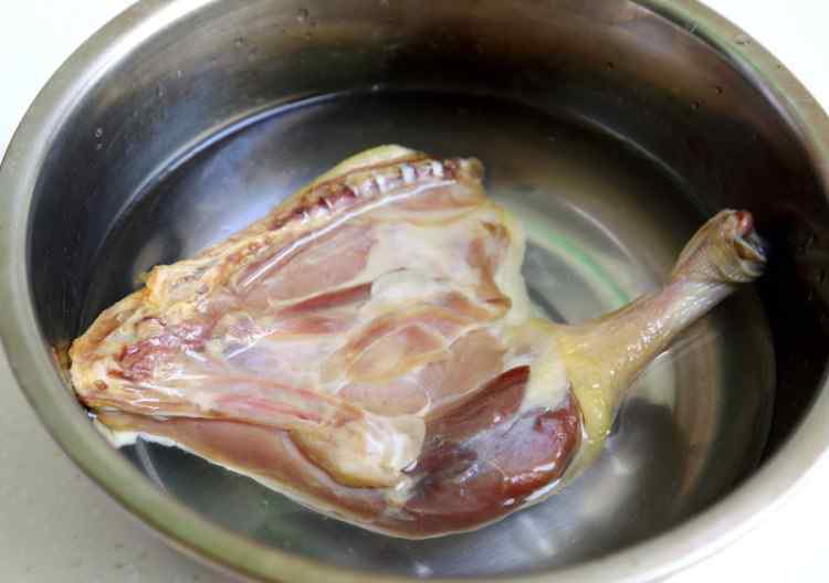 板鸭的做法 板鸭炖大豆怎么做 板鸭炖大豆的做法大全