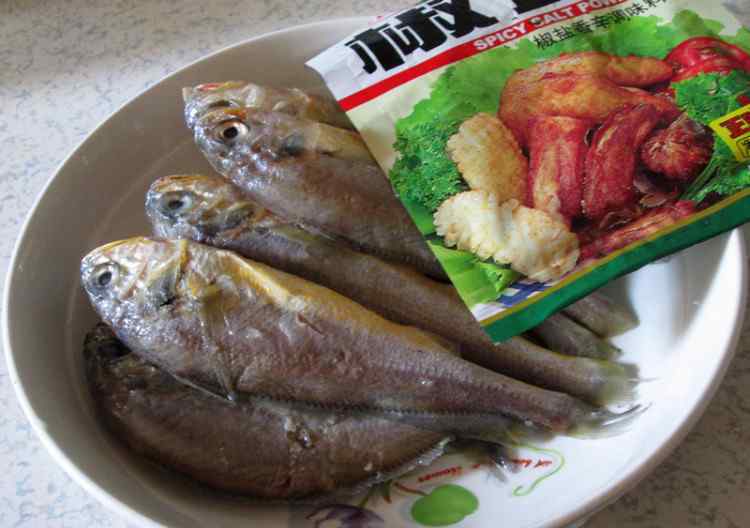 小黄鱼的做法大全 椒盐小黄鱼怎么做 椒盐小黄鱼食谱简单做法