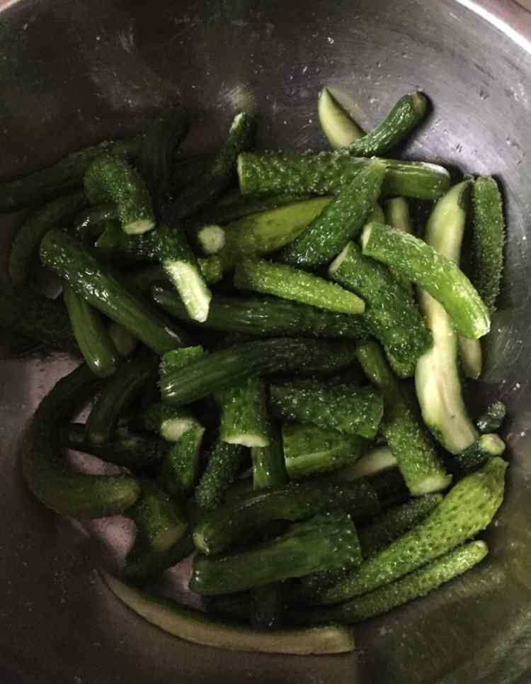 腌制小黄瓜 腌小黄瓜怎么做好吃 腌小黄瓜配方与做法