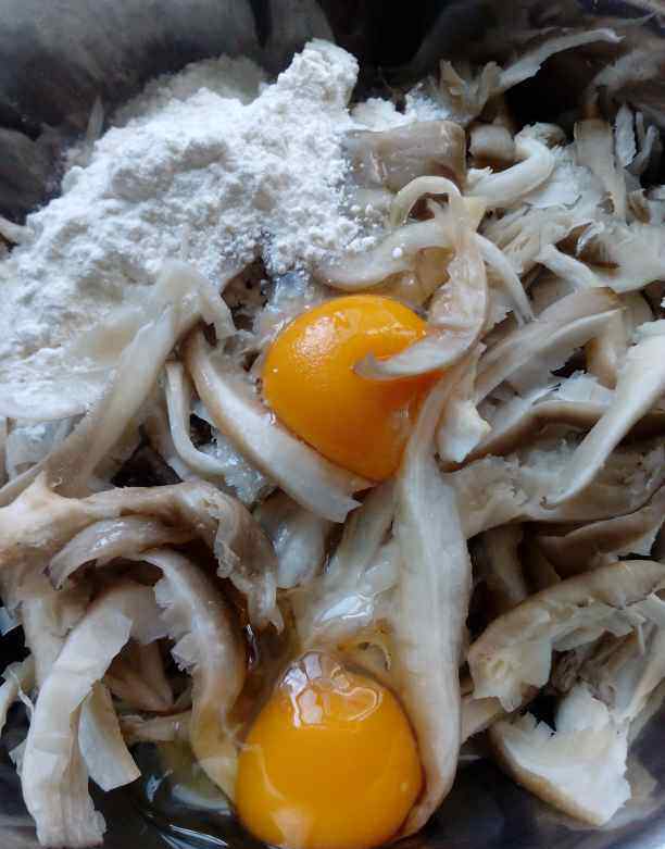 油炸孜然蘑菇的做法 酥炸孜然蘑菇的做法 酥炸孜然蘑菇做法大全