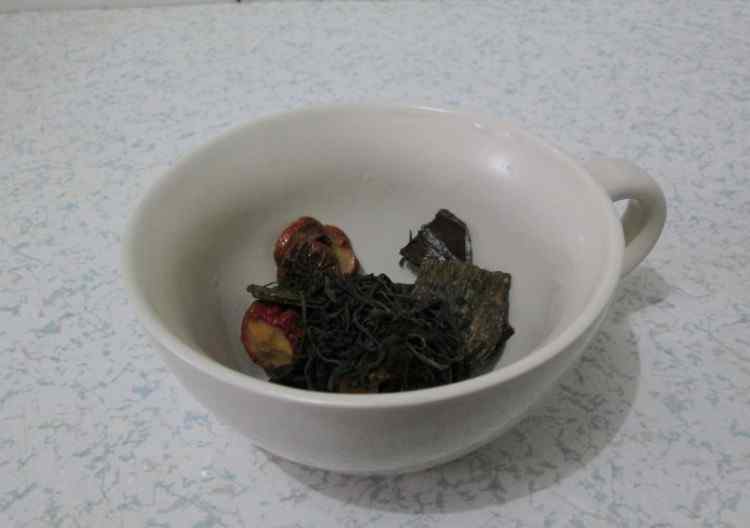 杜仲怎么吃 杜仲茶的简单做法 杜仲茶做法和材料