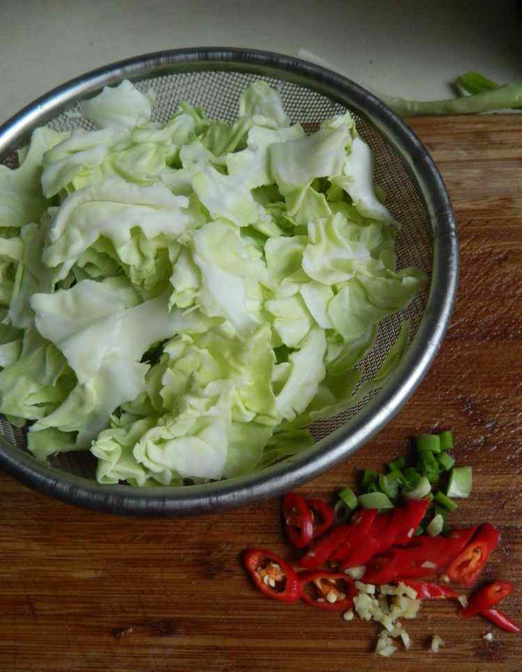 包菜怎么炒好吃 醋溜包菜的家常做法 醋溜包菜做法大全