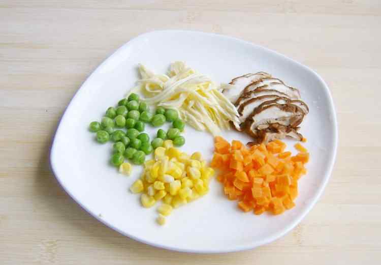 金枪鱼罐头怎么做好吃 吐司披萨怎么做好吃 吐司披萨食谱简单做法