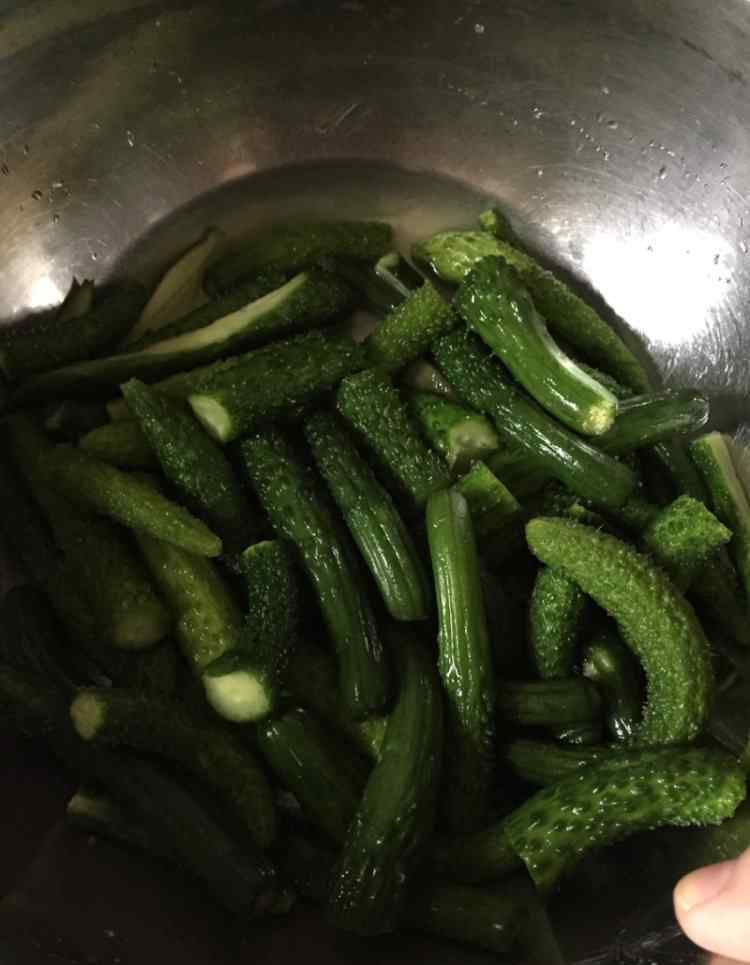 腌制小黄瓜 腌小黄瓜怎么做好吃 腌小黄瓜配方与做法