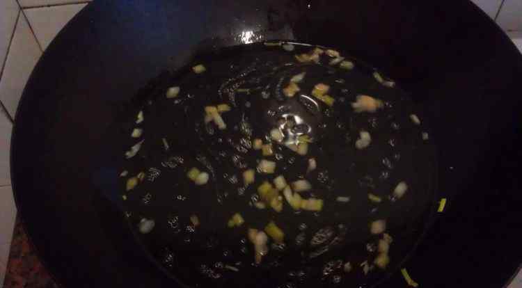 牛肉丸子怎么做 酸辣红薯粉的简单做法 酸辣红薯粉做法及配料