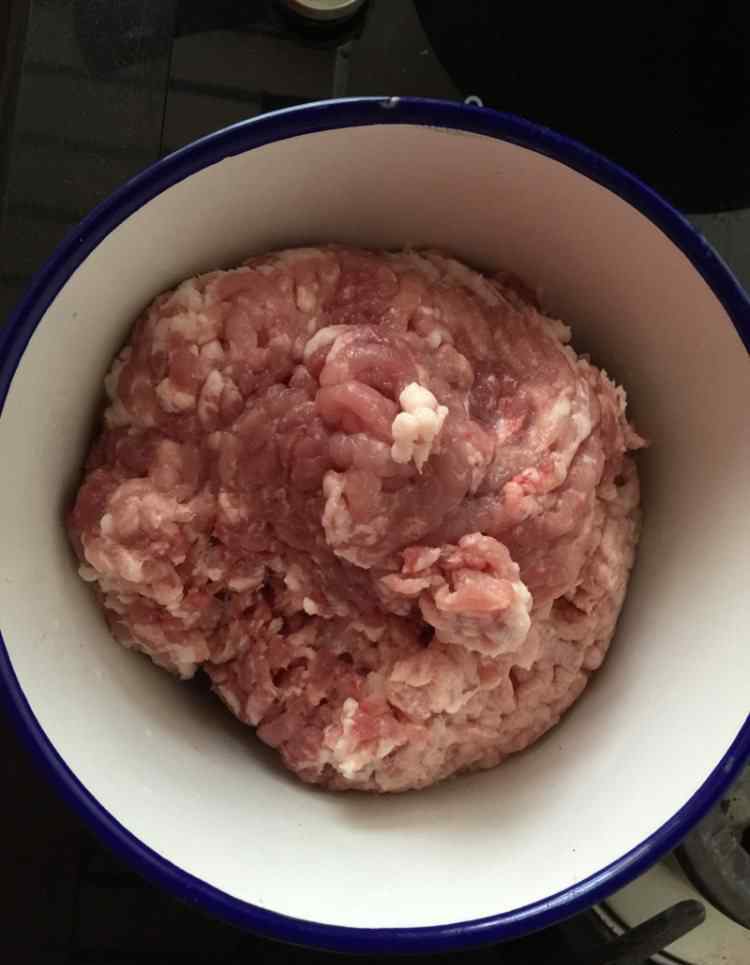 儿童自制火腿肠的做法 自制午餐肉火腿肠的详细做法 自制午餐肉火腿肠做法步骤图解