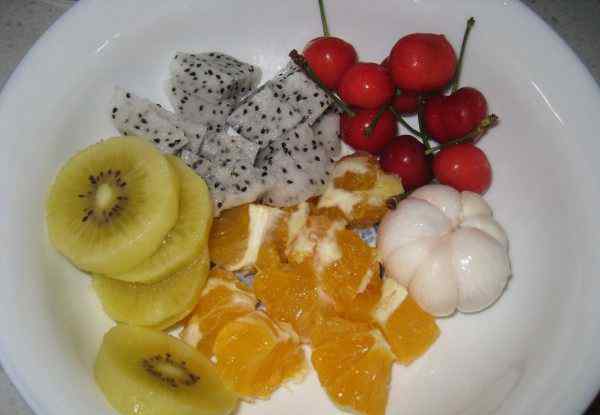 山竹怎么吃 五彩水果盅配方 五彩水果盅做法及配料