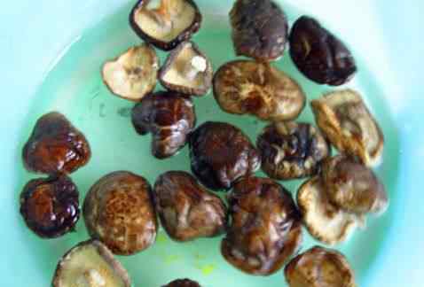 排骨汤做法 山药香菇枸杞排骨汤配方 山药香菇枸杞排骨汤食谱做法大全