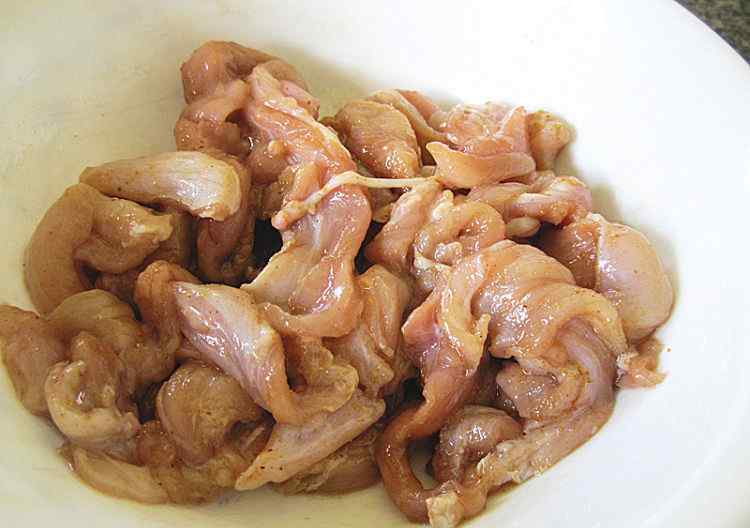 鳄鱼肉的作法 香料蘑菇炒鳄鱼肉的最正宗做法 香料蘑菇炒鳄鱼肉食谱简单做法
