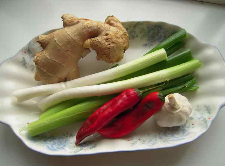 麻鸡怎么做好吃 栗子黄焖鸡怎么做好吃 栗子黄焖鸡食谱做法大全