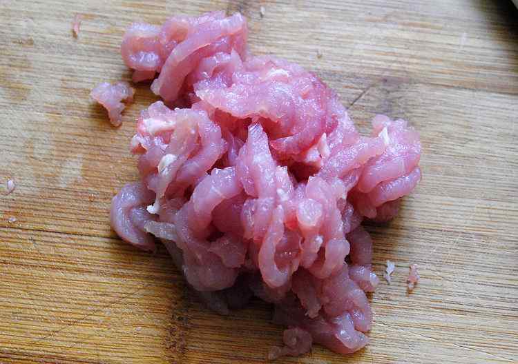 猪里脊肉怎么做好吃 香辣炒面怎么做 香辣炒面食谱简单做法