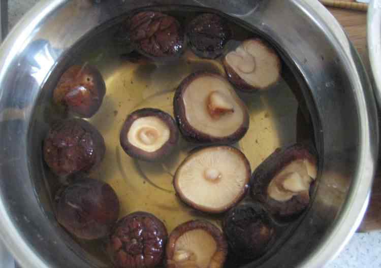 鸡块怎么做好吃 土豆香菇烧鸡块配方 土豆香菇烧鸡块做法步骤图解