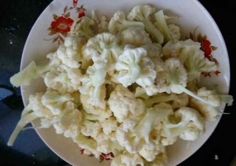 西红柿菜花怎么炒 西红柿菜花炒肉的简单做法 西红柿菜花炒肉食谱简单做法