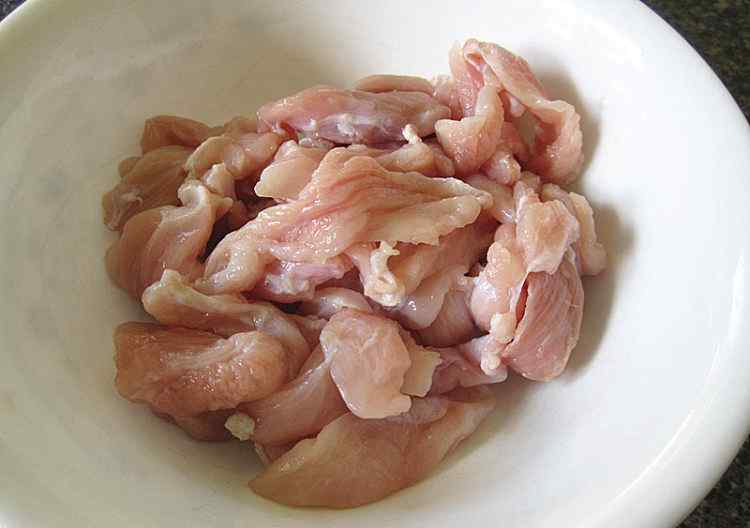 鳄鱼肉的作法 香料蘑菇炒鳄鱼肉的最正宗做法 香料蘑菇炒鳄鱼肉食谱简单做法