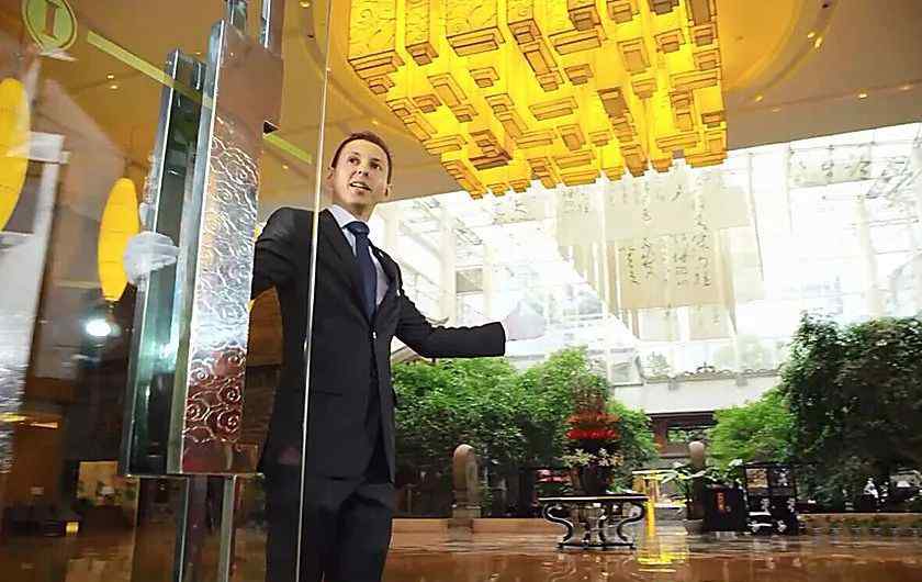 华侨城洲际酒店 【IHG®洲际集团全新礼遇计划】即日起预订洲际集团旗下部分酒店可享双早，升级，100美金酒店消费额度等多重礼遇