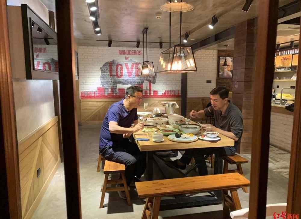 丁磊饭局 今年的丁磊饭局约了谁？李彦宏孙丕恕张朝阳几位大佬都来了