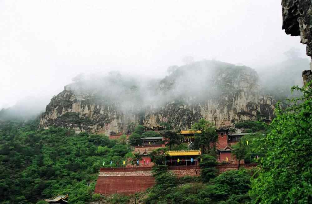 黄山在哪 五岳归来不看山，黄山归来不看岳，那么黄山到底厉害在哪里？