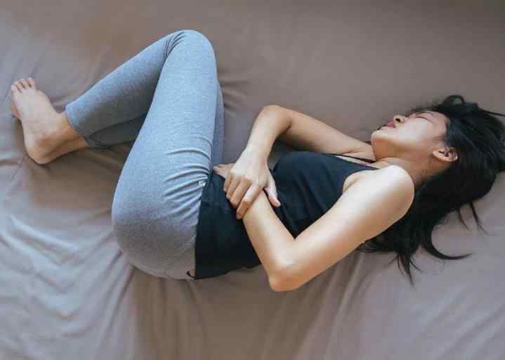 宫寒怎么调理容易怀孕 女生身体若有这“3个现象”，不容易怀孕，早了解早解决