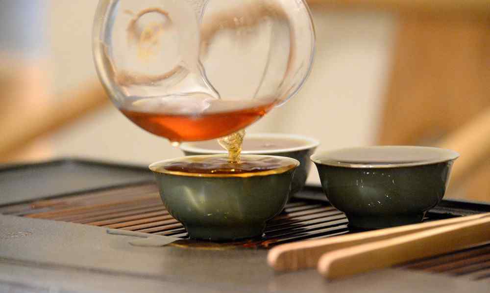 乌龙茶是绿茶还是红茶 红茶、绿茶、乌龙茶，你知道第几泡最好喝么？