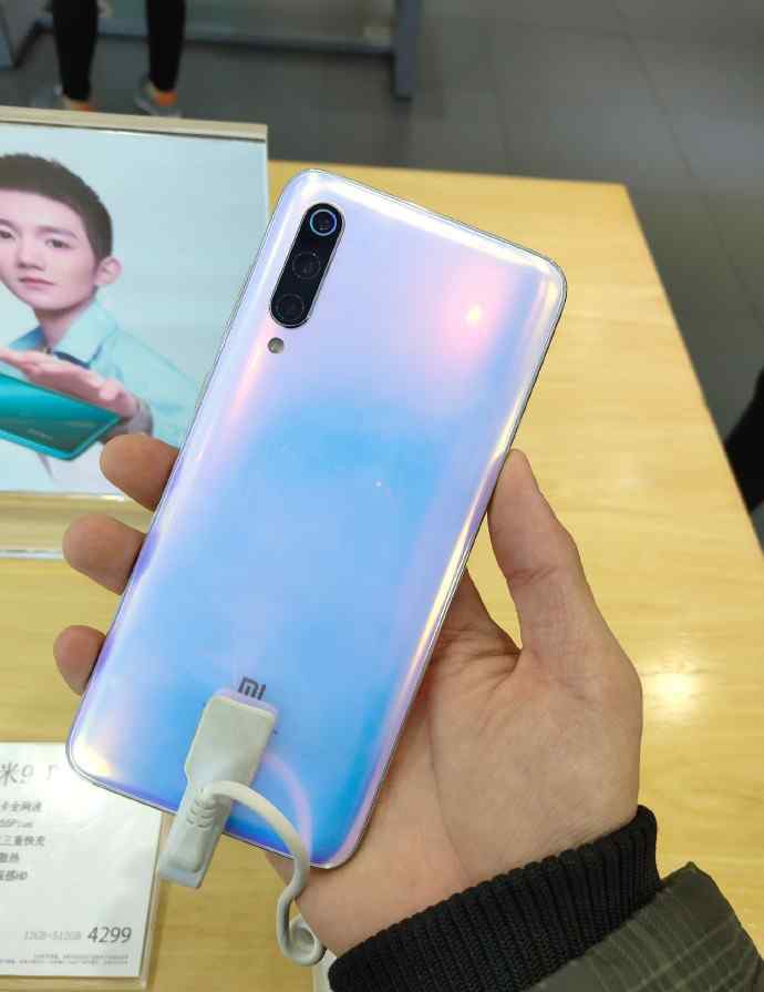 小米9和小米cc9的区别 小米9 Pro 5G小米CC9 Pro对比，前者均衡，后者长短板太明显