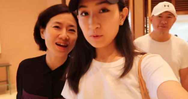 史小诺视频 央视主持人史小诺女儿曝光，肤白貌美大长腿超吸睛