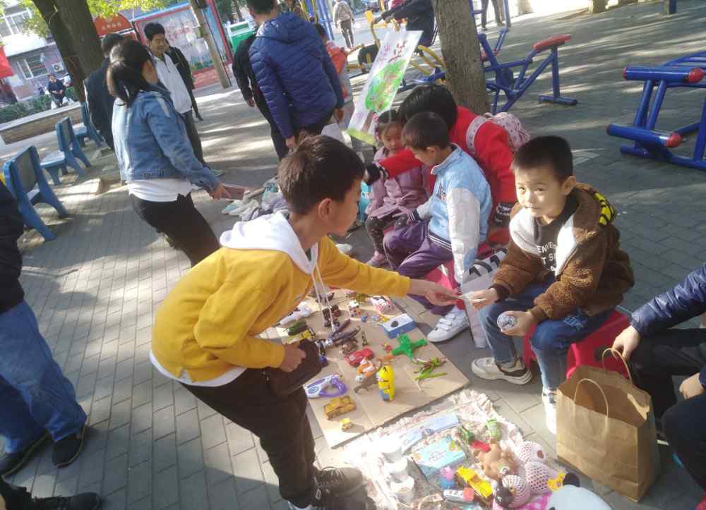 龙行qq社区 今天，全市3213个社区喜过“社区邻里节”