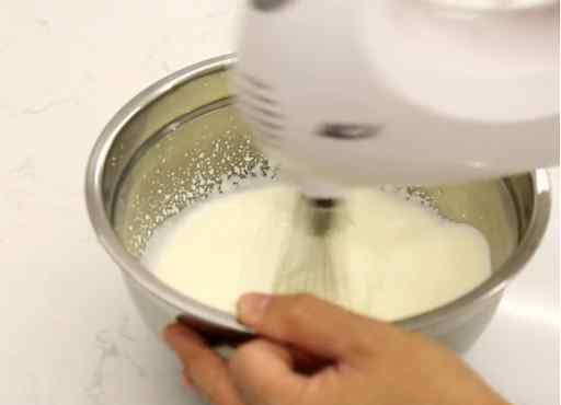 白脱是什么 什么是白脱牛奶？演一遍黄油是如何产生，剩余的白脱乳清晰明了