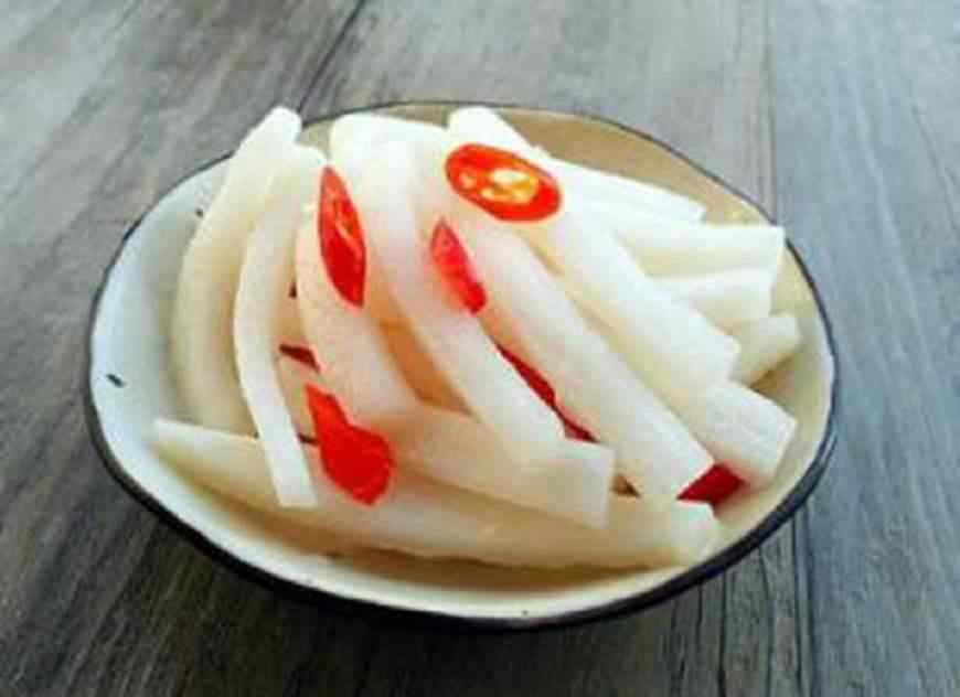 农村腌萝卜 在农村，酸甜口的腌萝卜怎么做？答案来了