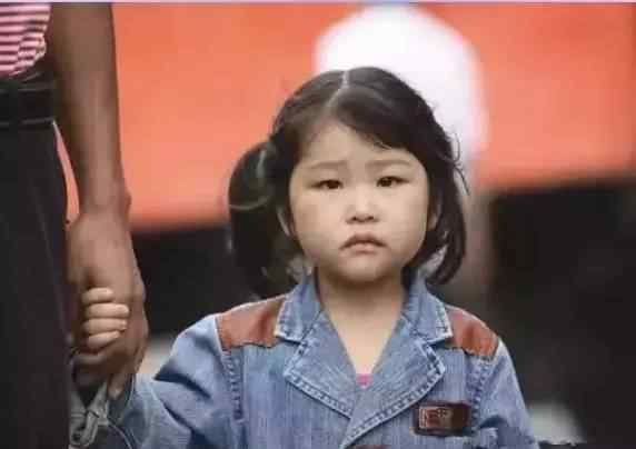 何雨婷 浙江一名亿万富豪收养了一位漂亮的养女，竟然是为了…