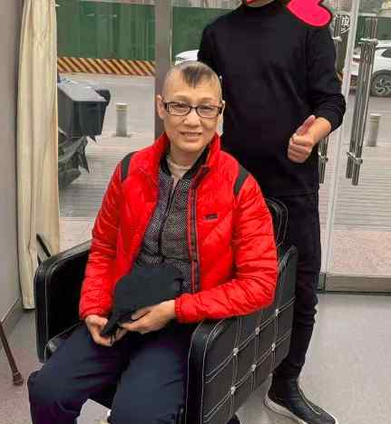 李建群图片 62岁李建群近照罕曝光，身患癌症头发稀疏，至今单身无子无女
