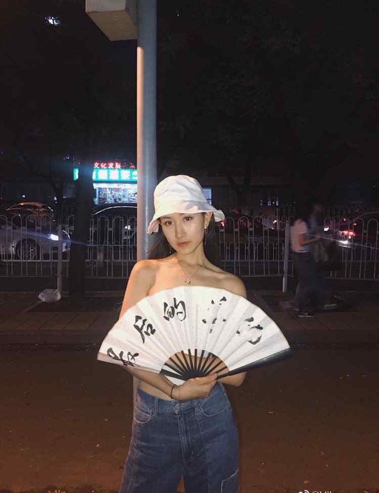 史小诺视频 央视主持人史小诺女儿曝光，肤白貌美大长腿超吸睛