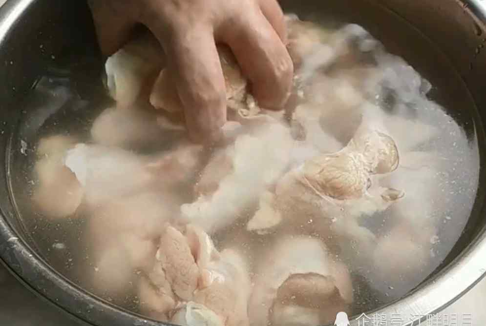 香酥翅根 奥尔良味香酥翅根家常做法，色泽金黄，外酥里嫩，做法非常简单