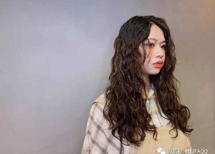 泡面卷 方便面卷发型正在流行