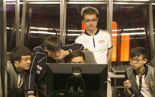 dota小8 Dota往事之xiao8：巅峰之后，人总会念旧