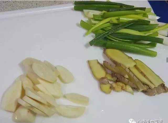 可乐鸡翅的做法步骤 可乐鸡翅的做法，步骤讲解清晰，味道超好！