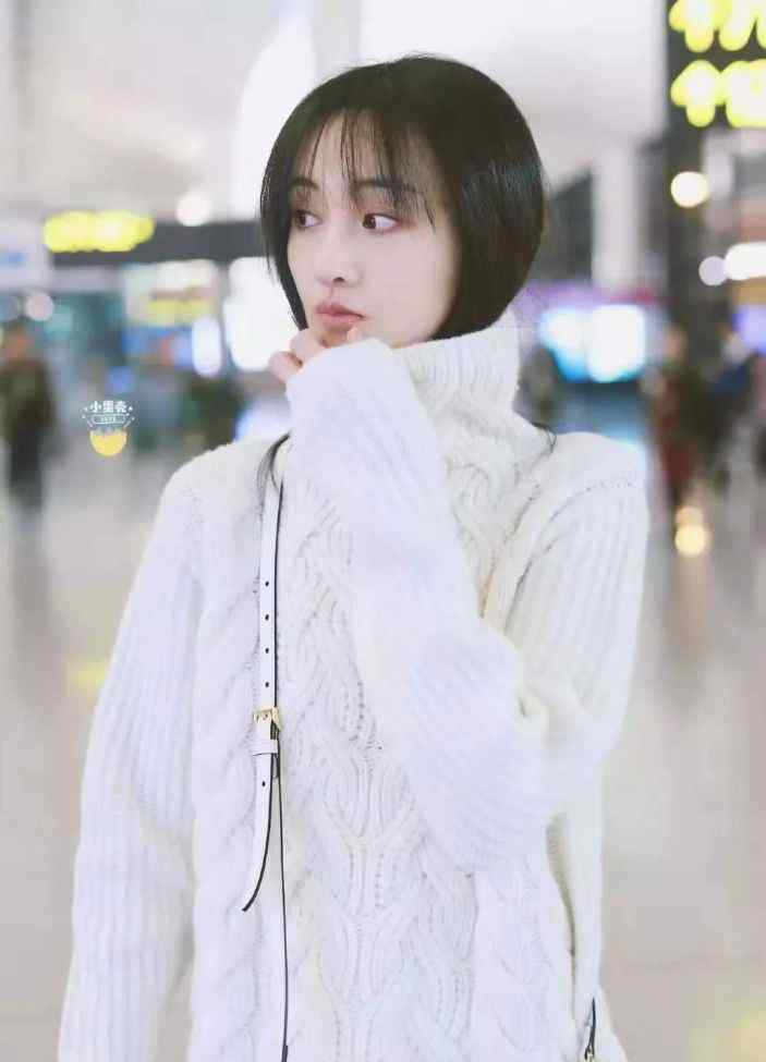 怎么让鼻头变小变尖 郑爽把鼻子整得太尖了吧！鼻尖变形发红到精修都P不掉了！