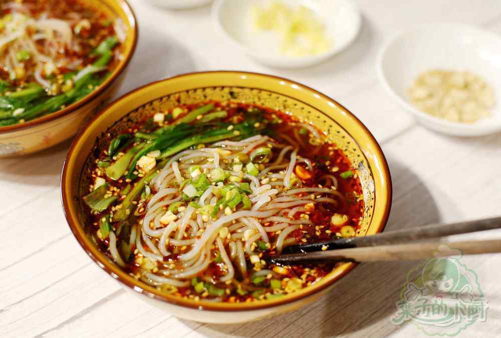 酸辣粉热量高吗 几乎“0卡”的食物，如此做，比酸辣粉还好吃！躺着吃也不胖！