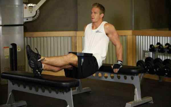 锻炼全身的24个动作 没时间去健身房，教你4个动作，在家也能练遍全身肌肉