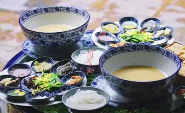 米线酱料的炒制 云南过桥米线，配方揭秘！大厨教你秘制酱料和3大诀窍，1分钟学会
