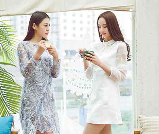睡觉感觉有人摸自己 如果一个人在你睡觉的时候摸你头是什么意思
