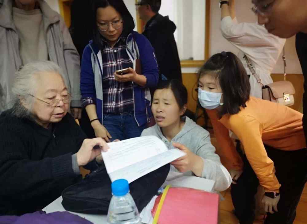 盛锦云 85岁儿科医生坚持一线坐诊 获评“儿科终身成就医师”