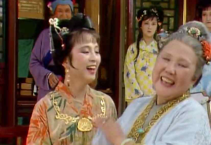 接烟接里不接外什么意思 《红楼梦》里的美，随处可见，目不接暇，你看到了哪些？