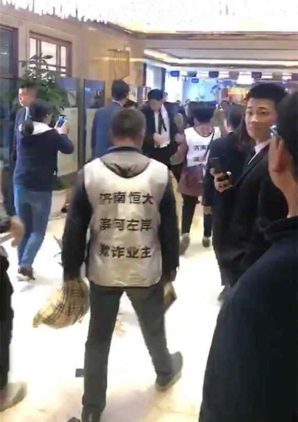 万科降价 恒大降价、融创“跟”，万科没降价，房子卖得怎么样？
