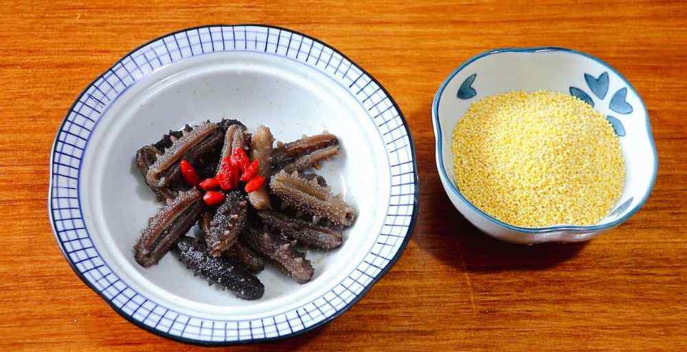 小米怎么煮好吃又营养 不用买着吃了，自己也能熬出好吃小米粥，加点海参，营养丰富