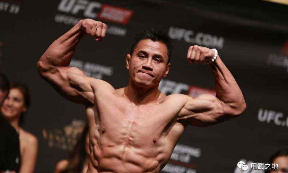 ufc133 他用中国功夫纵横UFC 一招夺命剪刀腿无人能比
