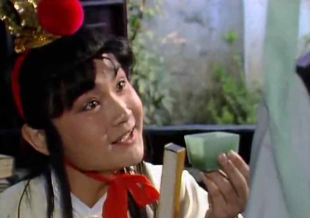 接烟接里不接外什么意思 《红楼梦》里的美，随处可见，目不接暇，你看到了哪些？